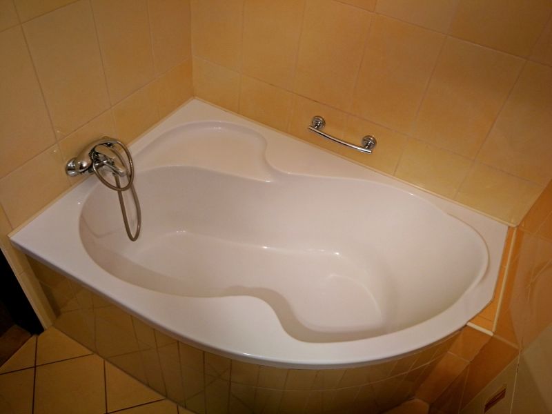 Corner Tub